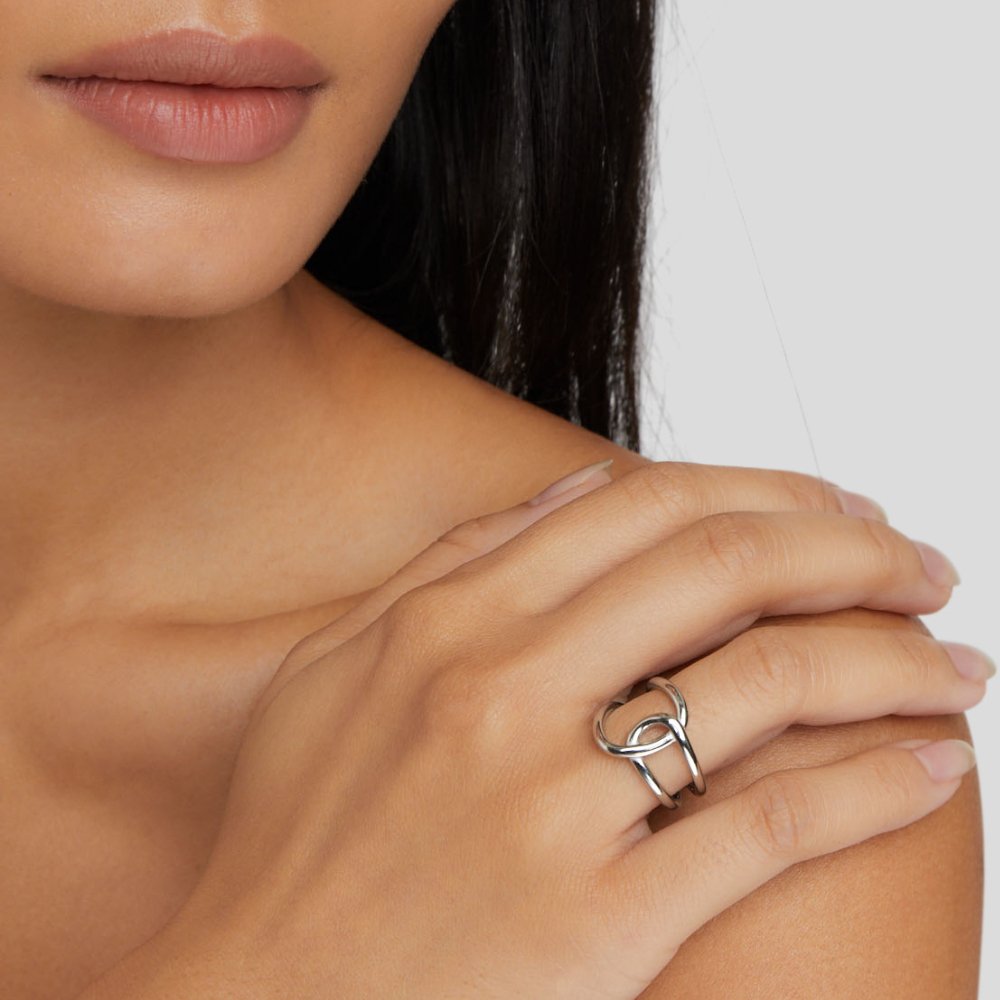 Helene – Sølvring med elegant sving