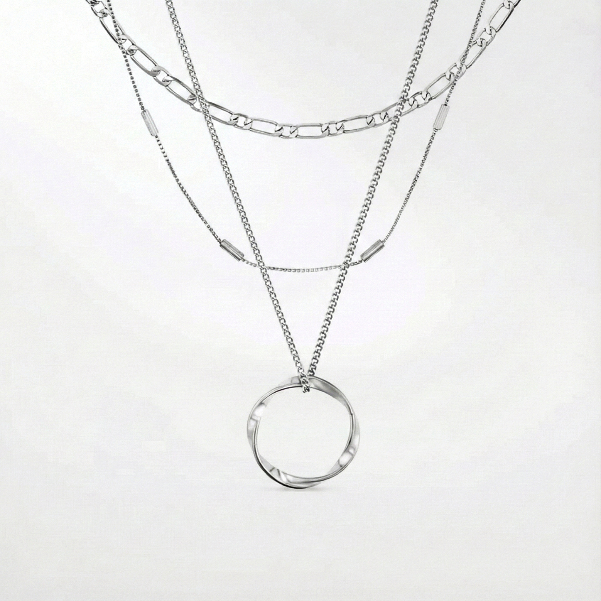 Åben tre-rækket halskæde