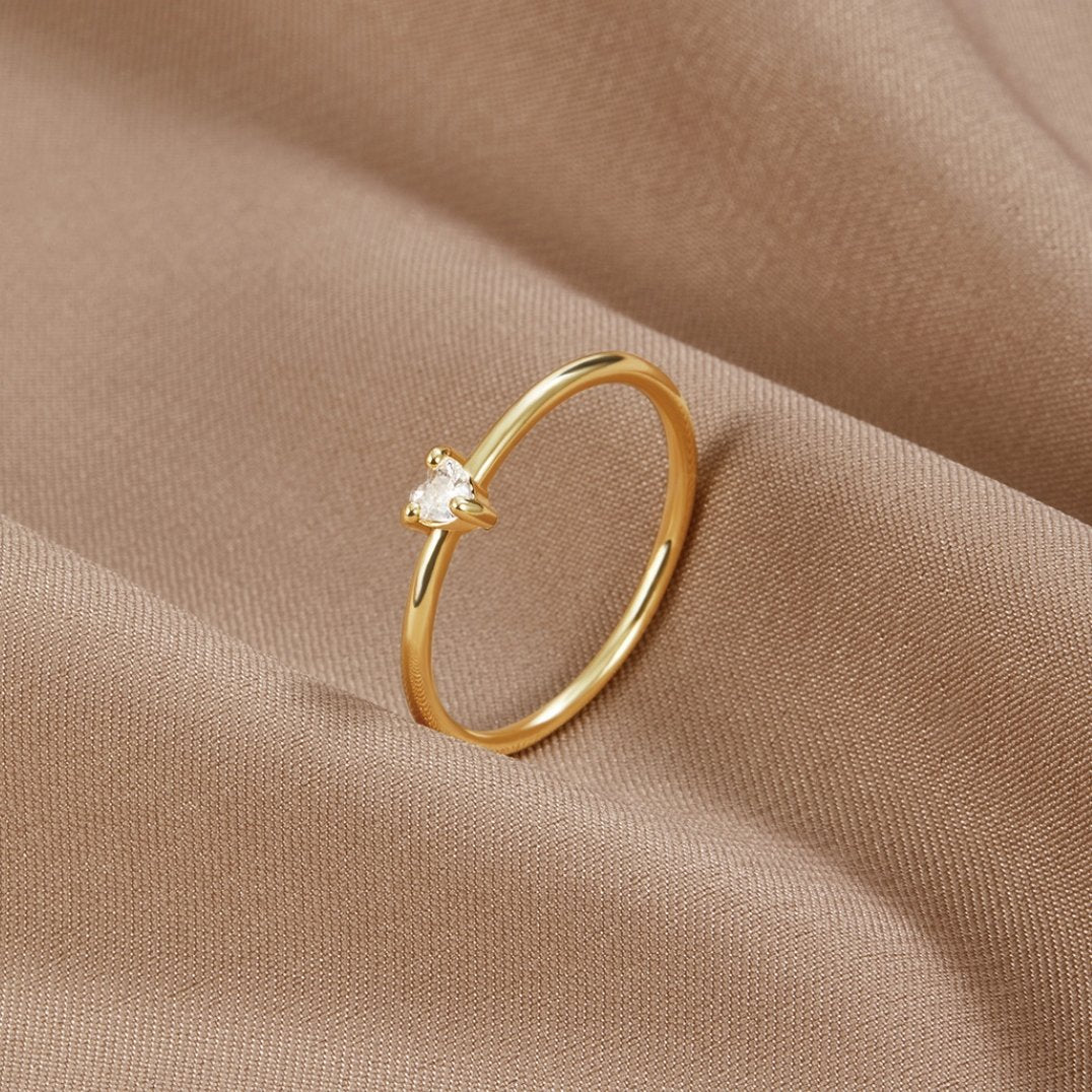 Leonie – Enkel guldring med glat overflade. 49 Ring